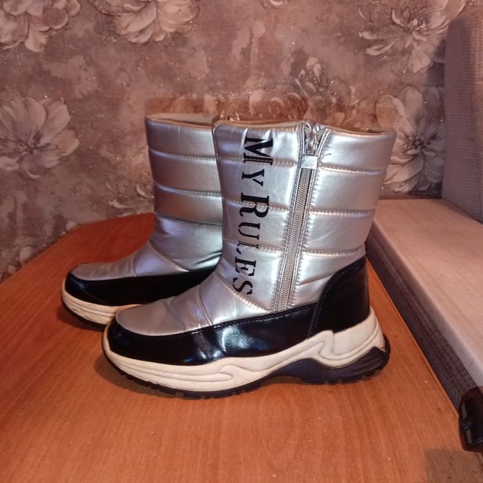 Зимние сапоги , уги, ботинки