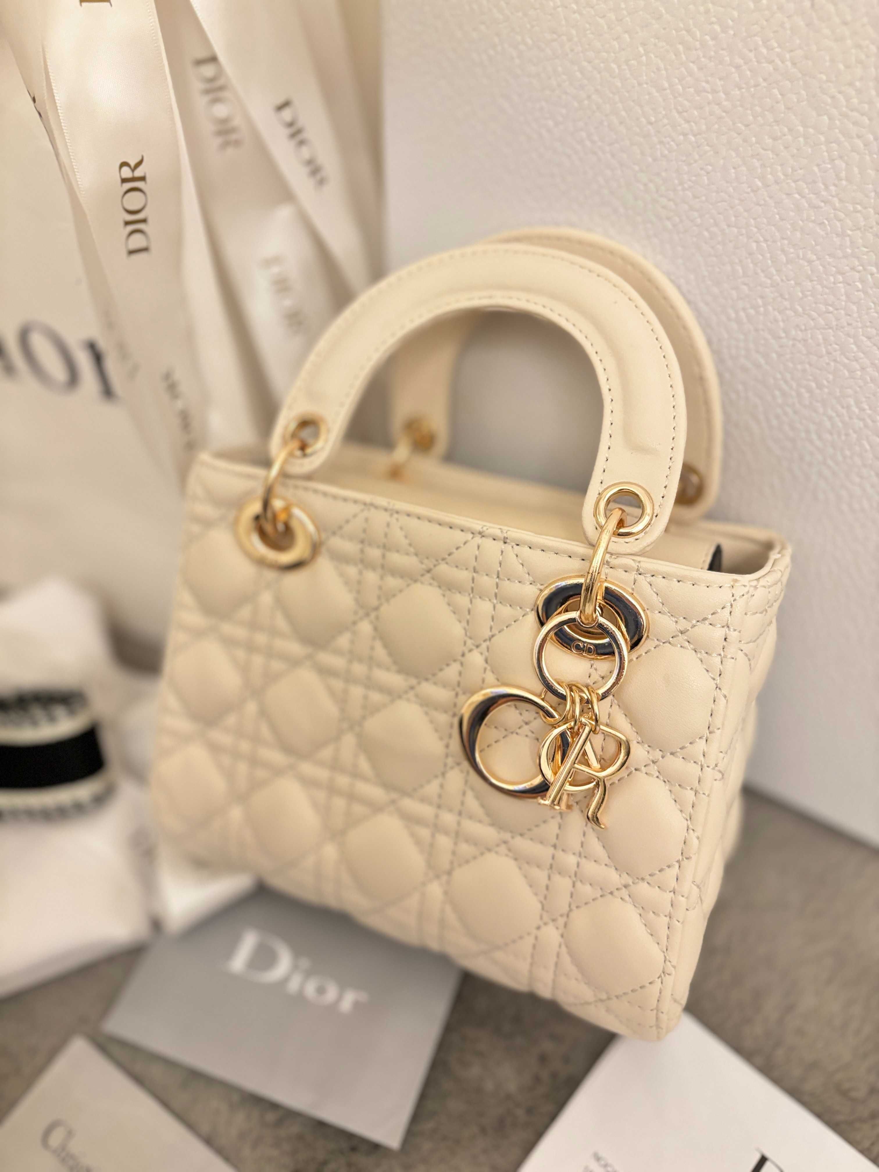 Geantă Christian Dior MEDIUM LADY D-LITE BAG 24cm x 20cm