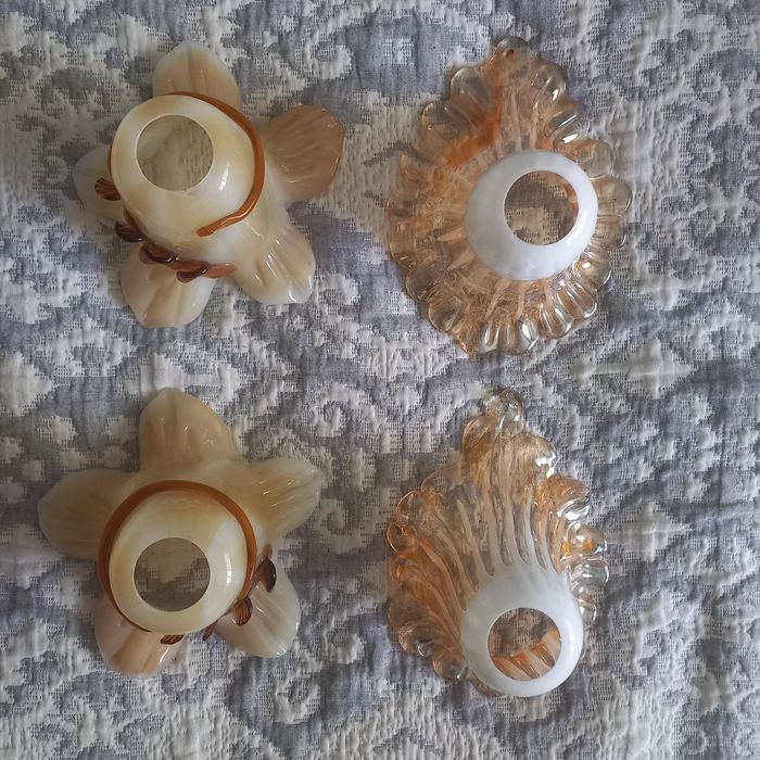 продам плафоны 4 штуки