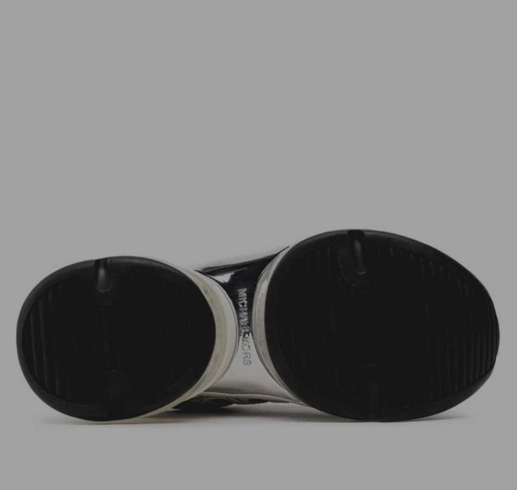 Чисто нови обувки michael kors