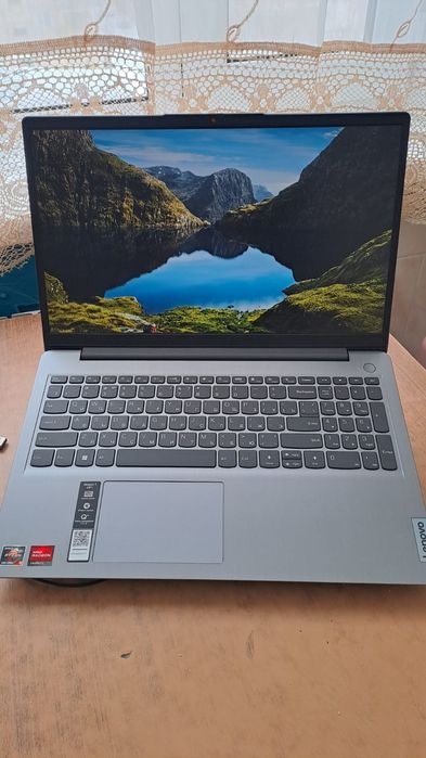 Ноутбук Lenovo .