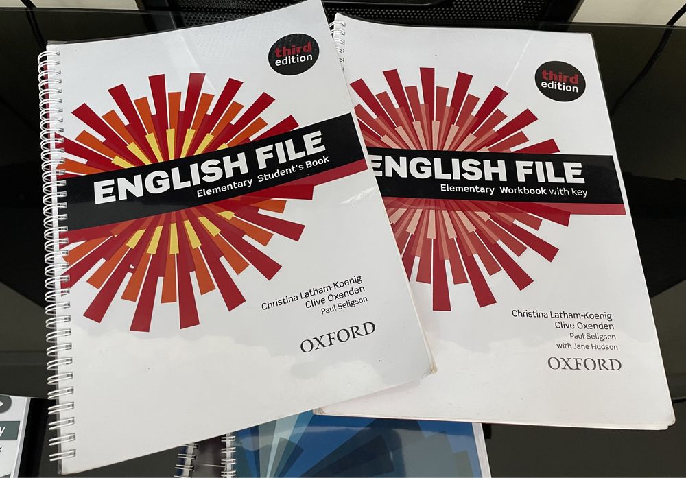 English File Solution Family and friends Headway