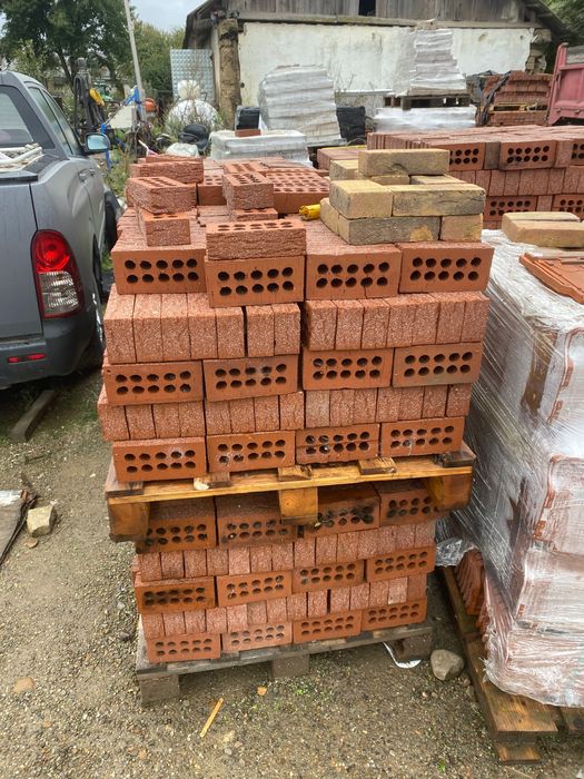 Vând cărămidă aparentă