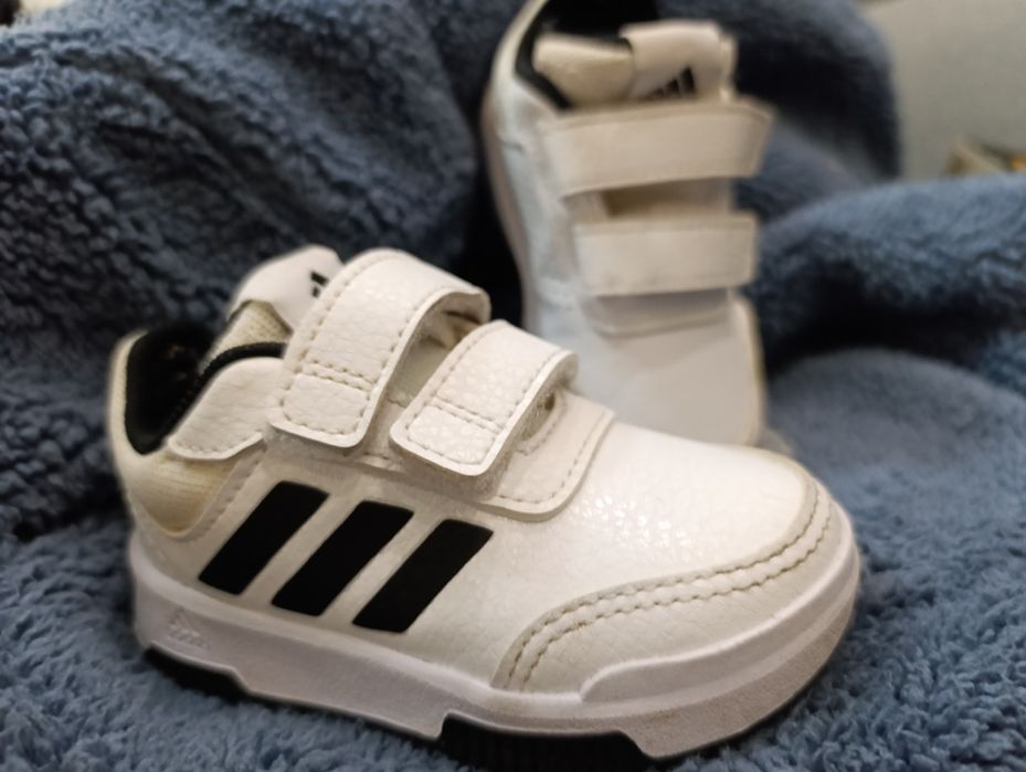 Детски обувки за момче.