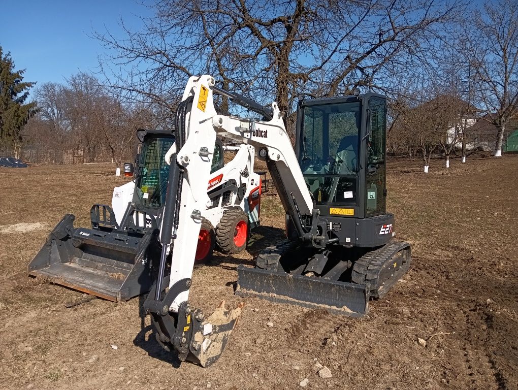 Închiriez mini excavator și încărcător frontal