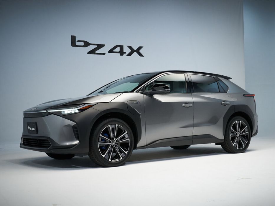 Toyota BZ4Х амортизатор передняя чашка
