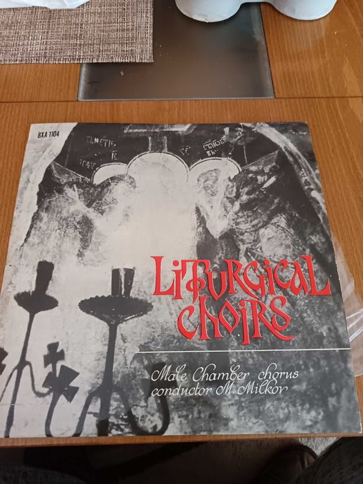 Три грамофонни плочи църковна музика,Литургични хорове.