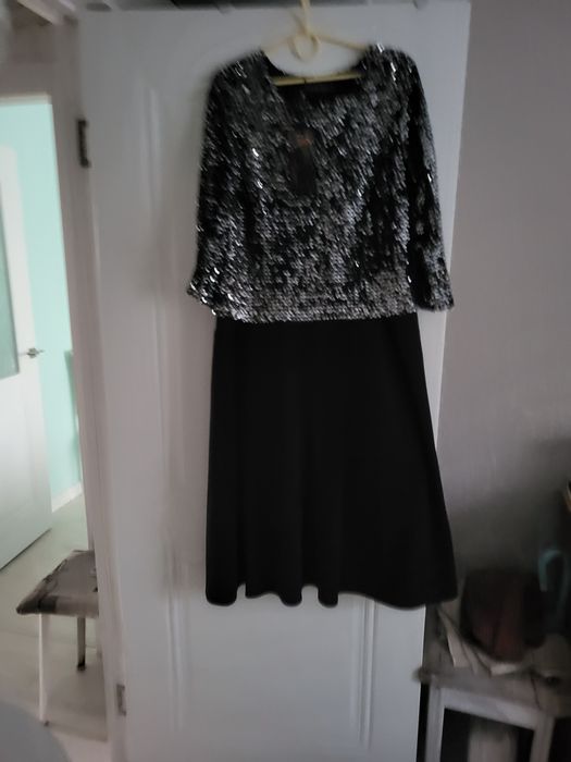 Продам праздничное платье