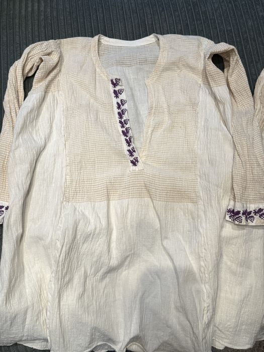 Продавам антични кенарени народни ризи