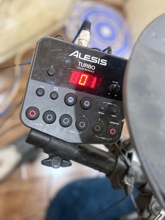 Tobe electro-acoustice Alesis turbo mesh *PRETUL ESTE NEGOCIABIL*