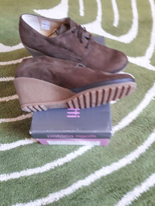 Vand pantofi de dama