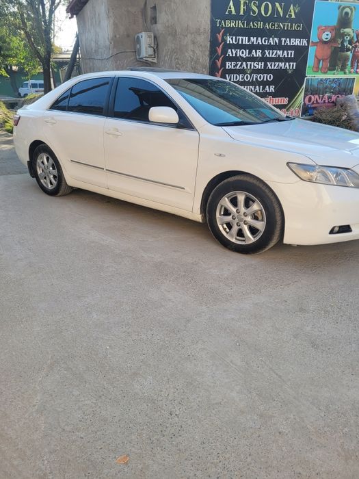 Тайота камри сотилади