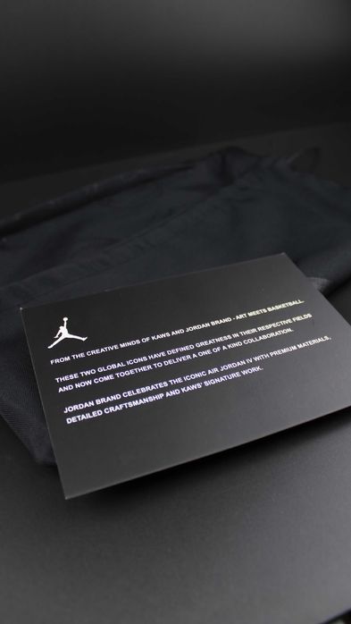 Air Jordan 4 Rerto KAWS + CADOU (40; 43; 44) | TRANSPORT GRATUIT