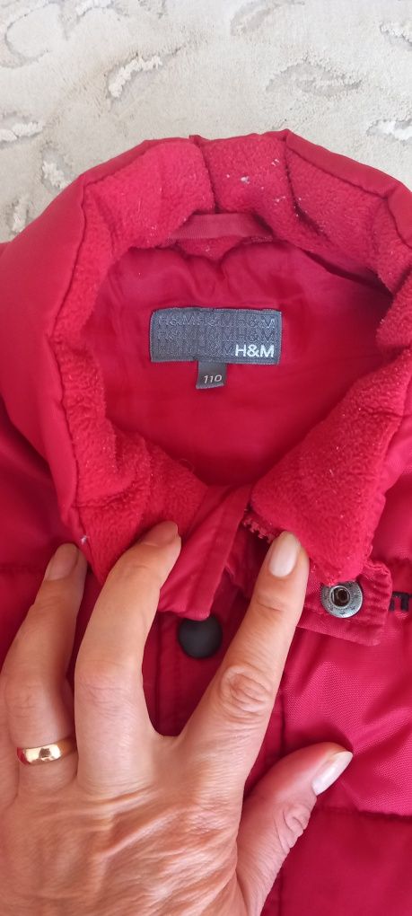 Запазено елече H&M