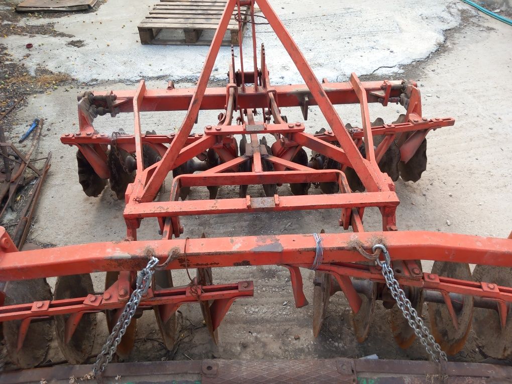 Vând tractor U 650