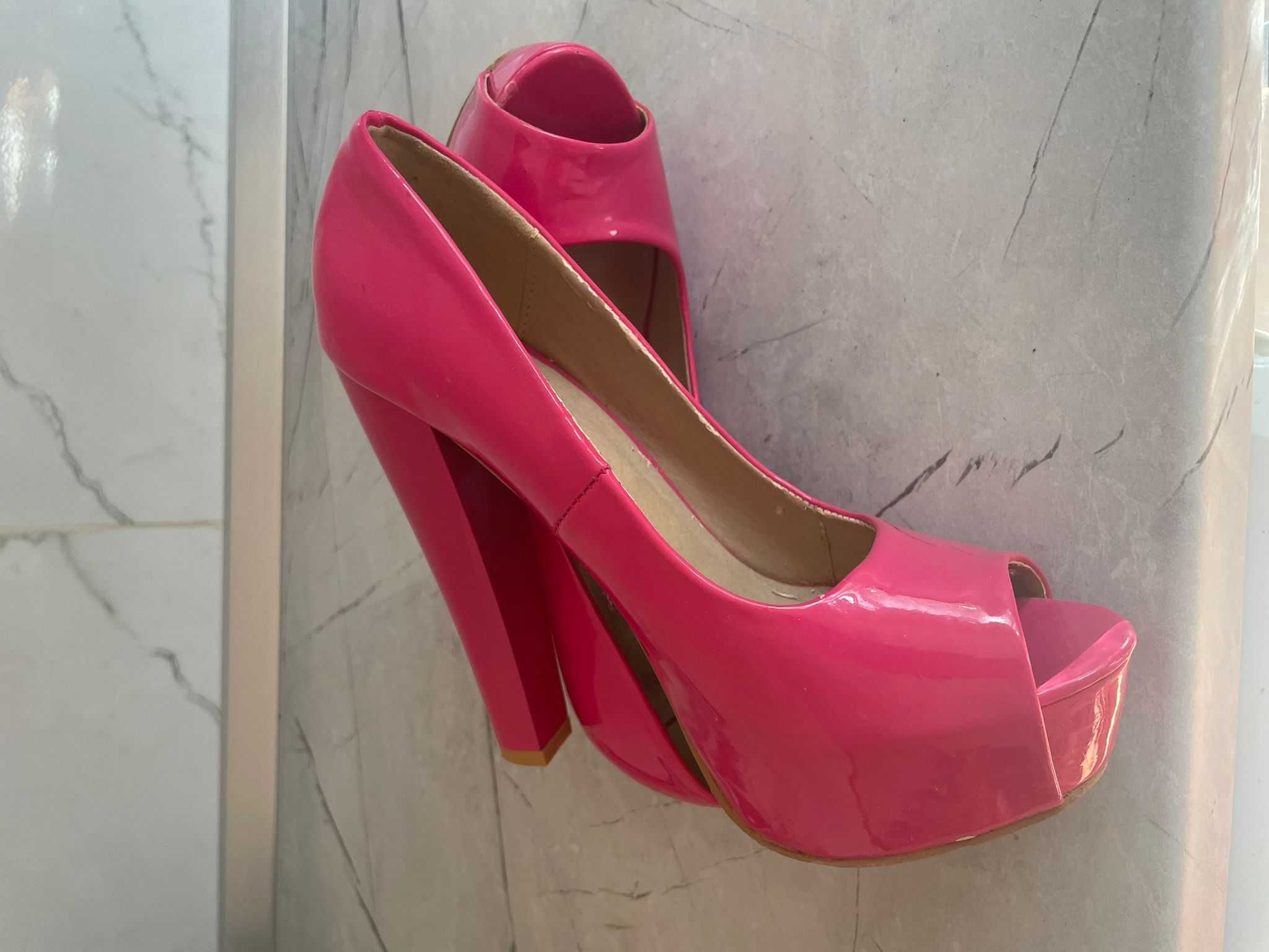 Pantofi decupati Platimo 38