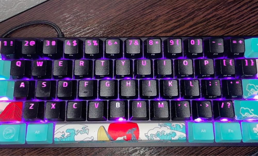 клавиатура игровая razer hunmstan mini с кастомными кейкапами