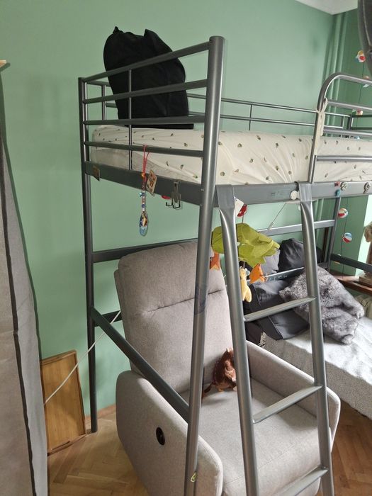 Метално легло от Икеа,модел svàrta.