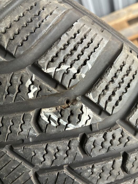 235/60/18 Зимни Пирели