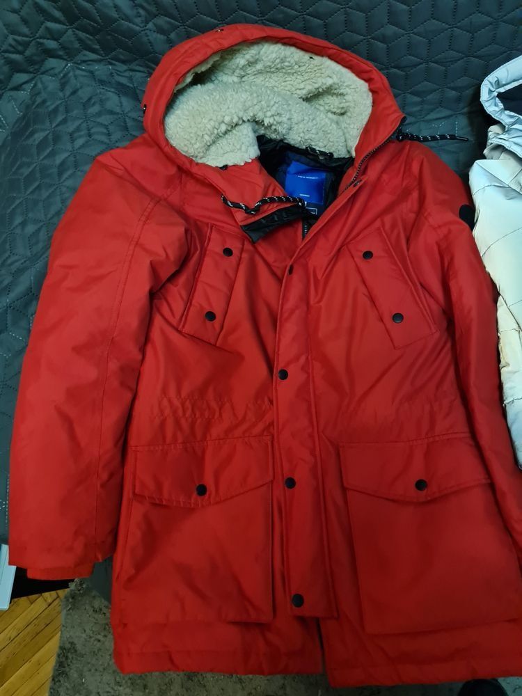 Vând Jacketa Parka Jack & Jones de la Hervis pentru băieți