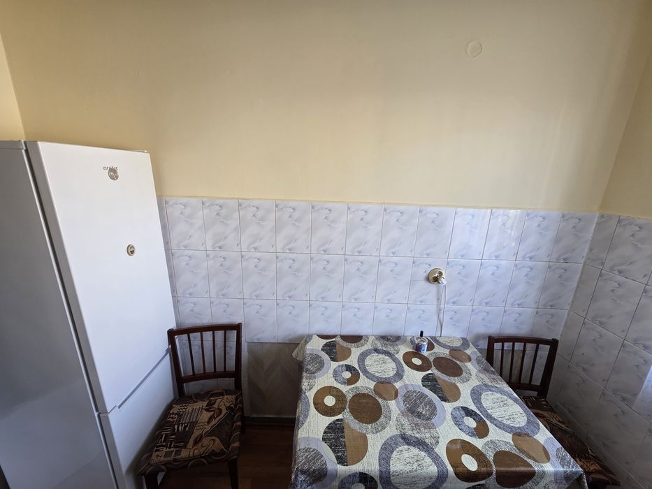 Inchiriez apartament cu 2 camere strada uniri