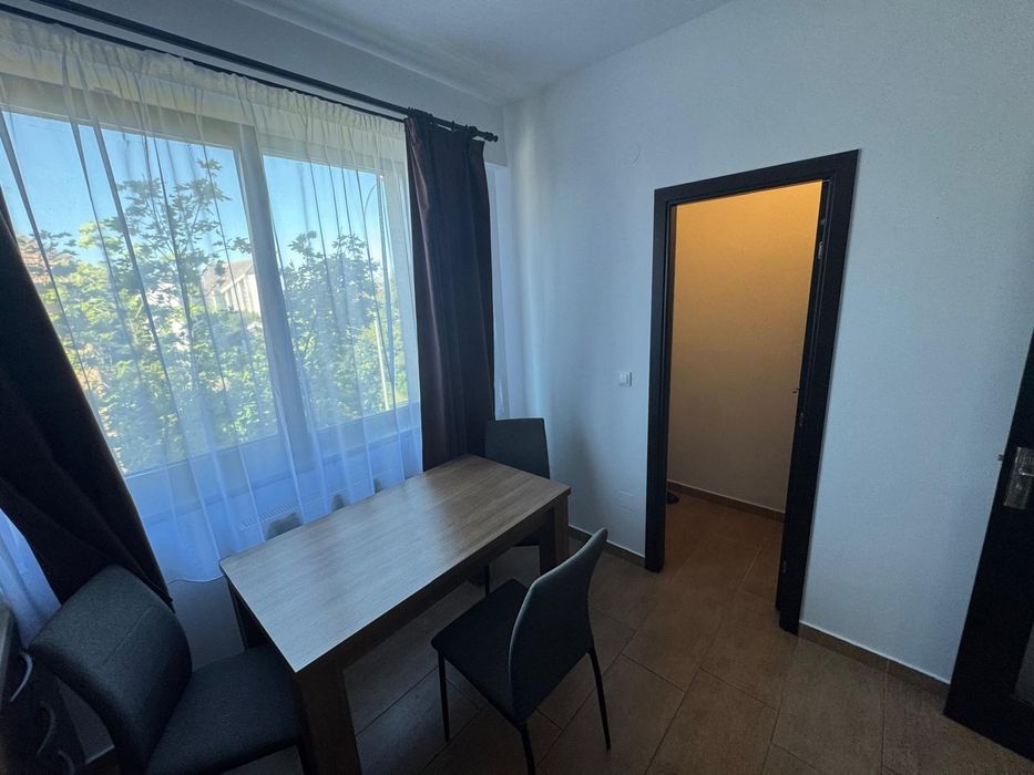 Vand apartament centru