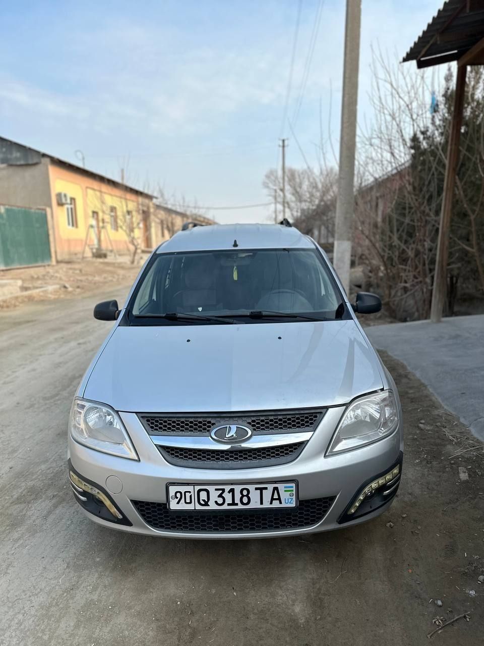 Lada largus Reno