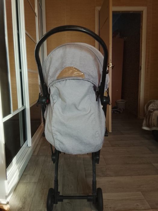 Продам прогулочную коляску
