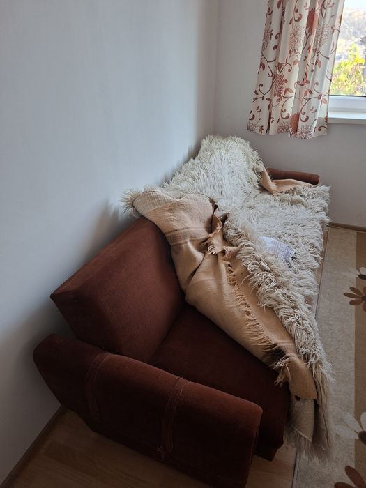 Диван + 2 фотьойла + табуретка