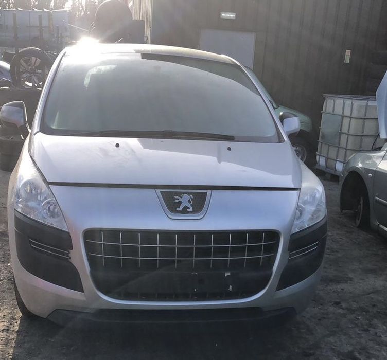 DEZMEMBREZ Piese Auto Peugeot 3008 Motor 1.6 HDI Diesel Euro 5 cutie de viteze manuala 6 trepte Fata bara completa capota aripa Far stanga dreapta trager radiator