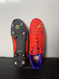 Професионални футболни обувки