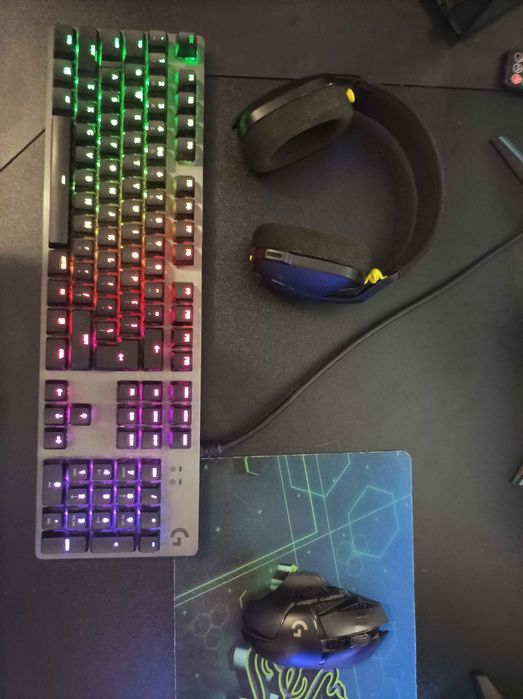 1050ti ryzen 5 4600G 16 GB RAM геймърски компютър