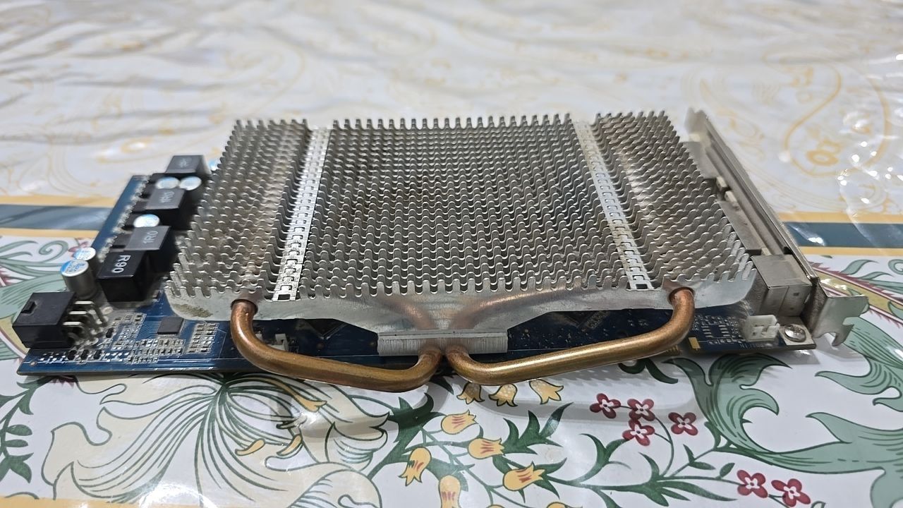 Видеокарта  GeForce 9800 GT 512MB DDR3