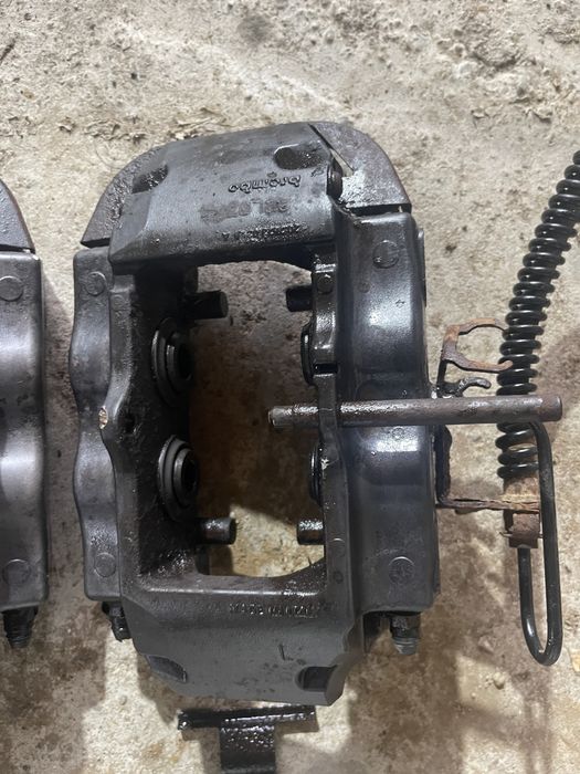 etrier / etriere spate Vw touareg Brembo cu 4 pistonase 2.5 3.0 5.0