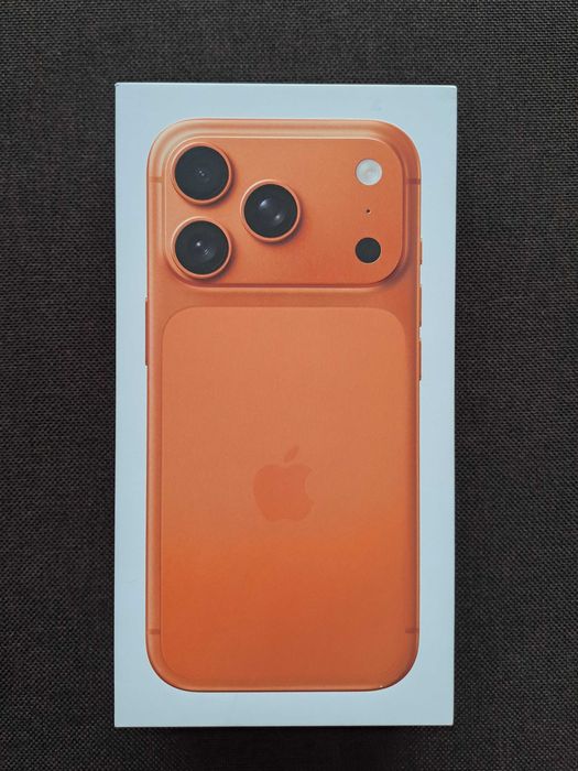 НОВ! Apple iPhone 17 Pro Max 256GB Cosmic Orange