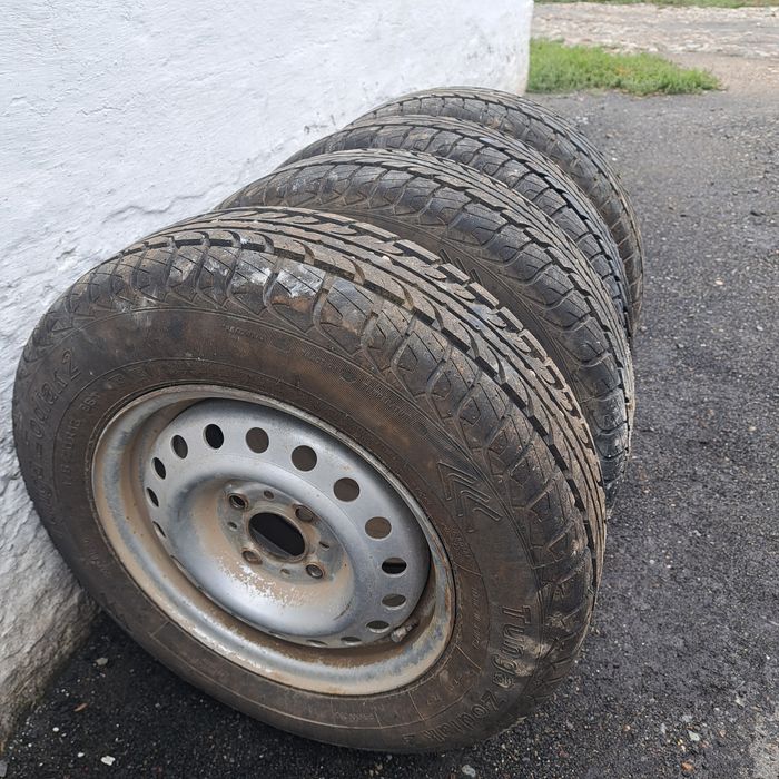 Продам шины летние практический новые