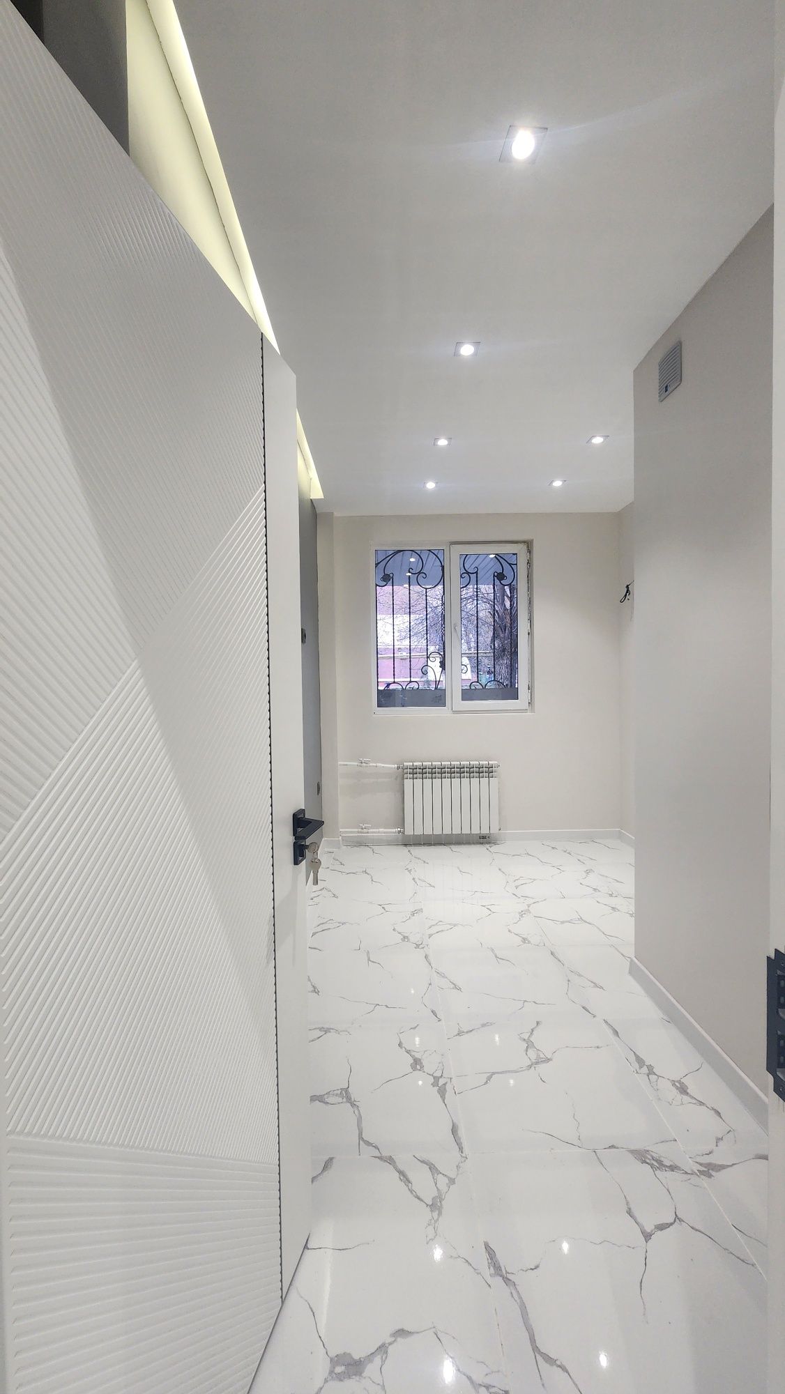 Sotiladi! 3 xonali, 95 m²  не жилой