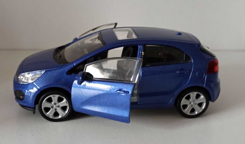 Macheta Kia Rio MK3 2012 albastru - Welly 1/36