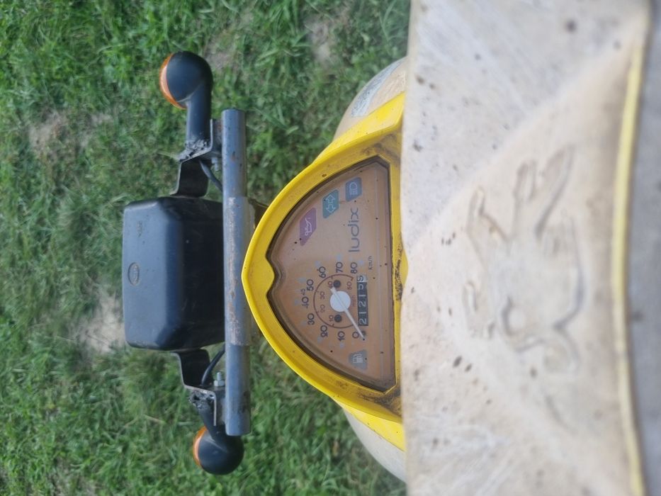 Vând scuter peugeot ludix 80cc 2t an 2008