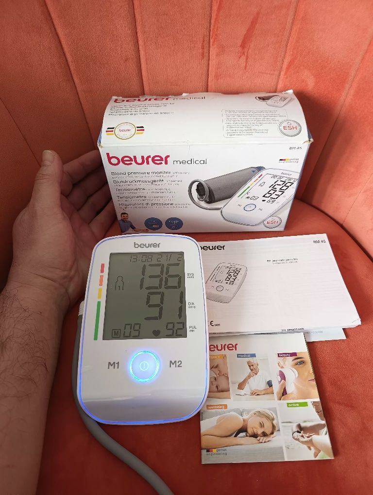 Tensiometru electronic digital automat Beurer,nou în cutie cu acte