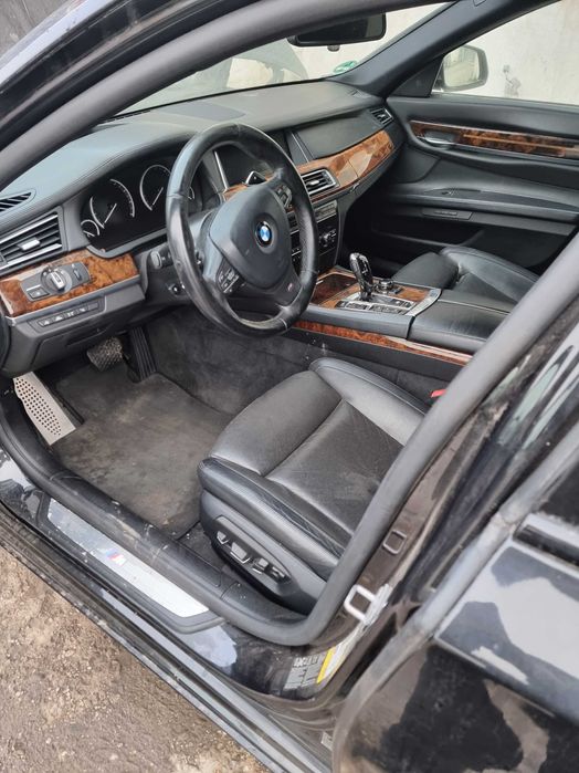 Dezmembrez bmw F01 seria 7 an 2013