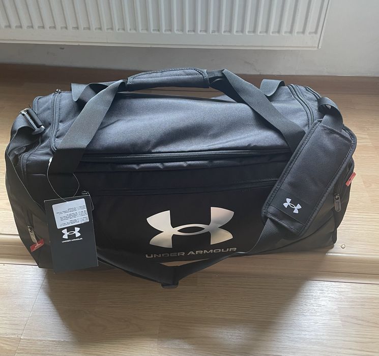 Geanta sport Under Armour pt voiaj/transport/sala silver