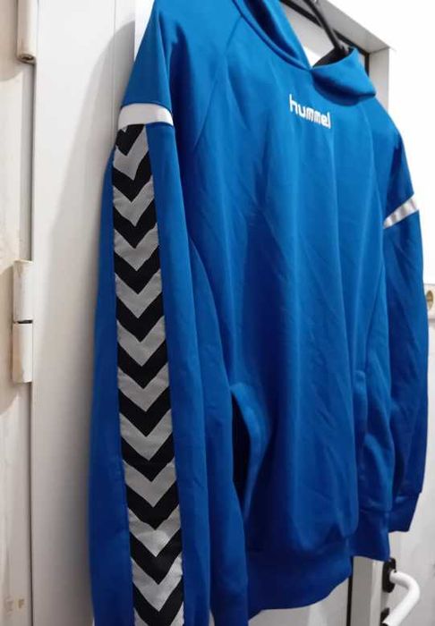 Чисто ново оригинално горнище Hummel