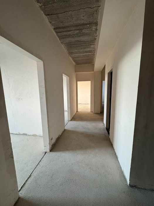 Срочно продаётся 3х -комнатная квартира коробка