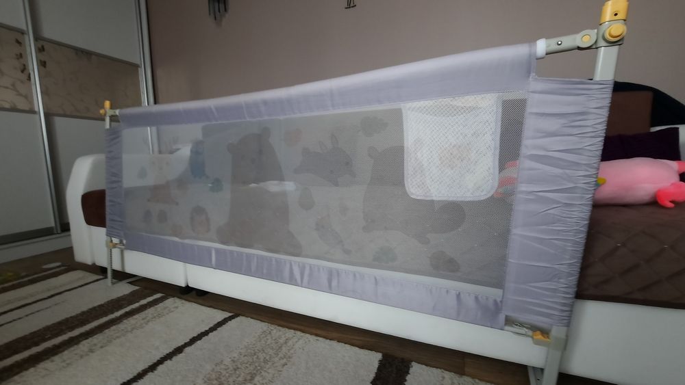 Защитный детский барьер