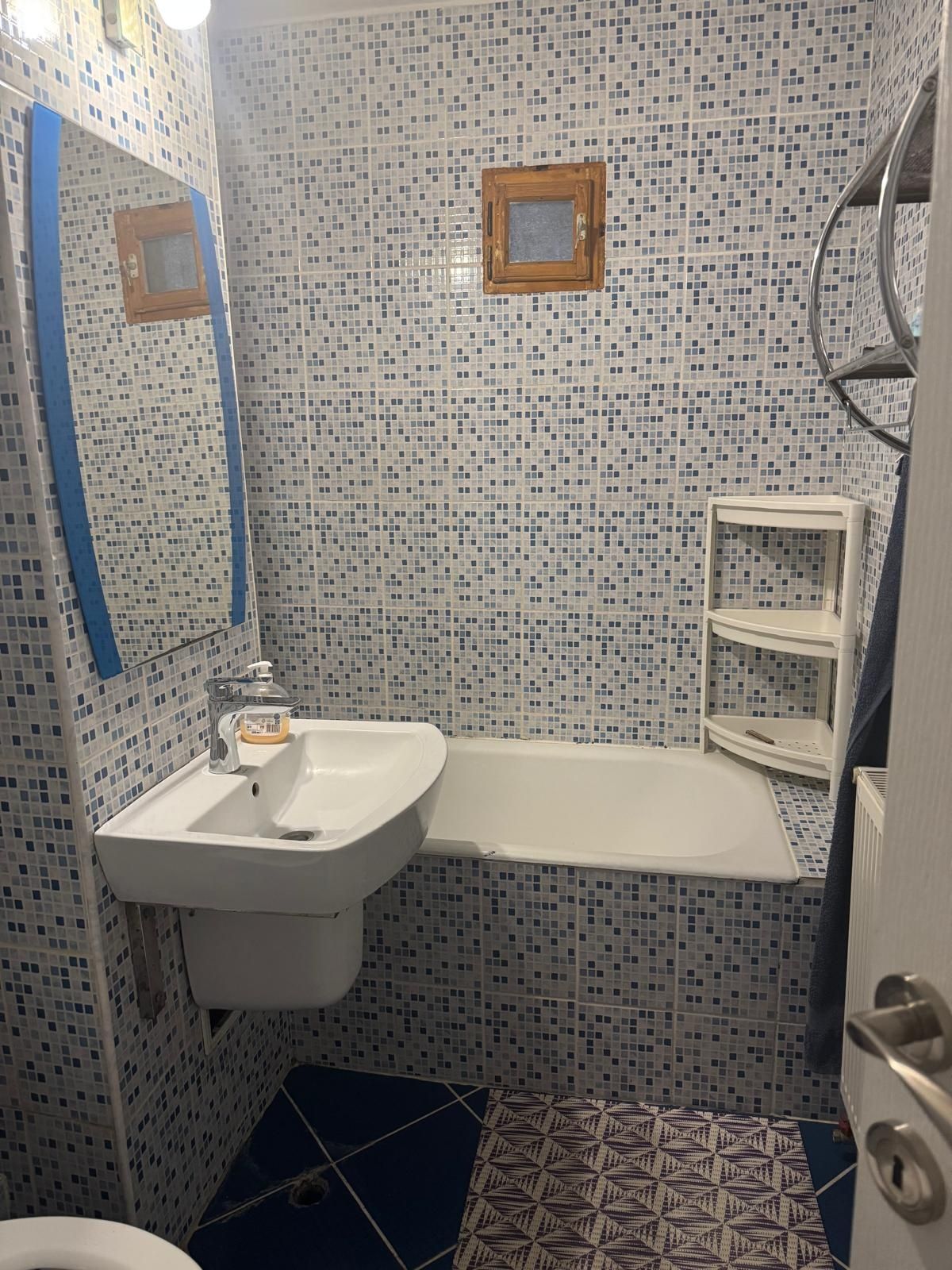 Vând apartament 3 camere decomandat Micro 16
