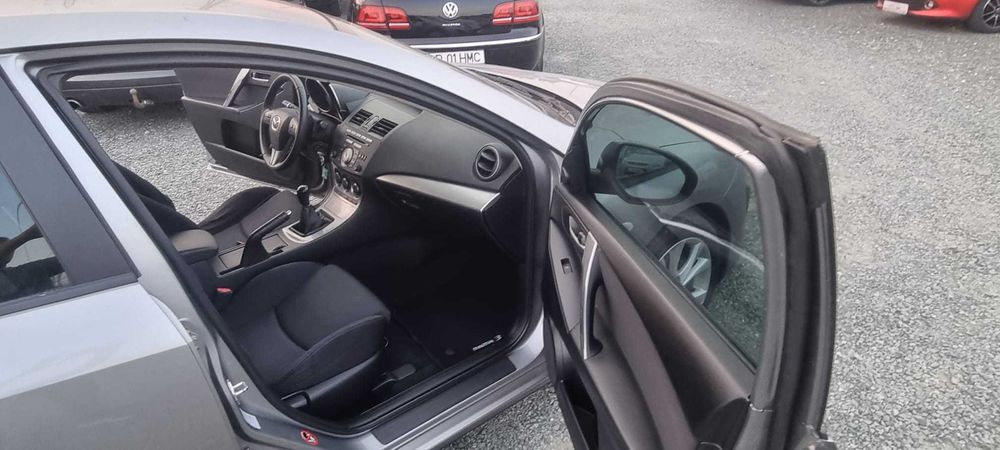 Mazda 3 1.6 Diesel 109 Cp 2009 Rate sau Cash