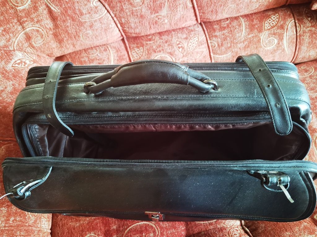 Пътна чанта, красива и практична