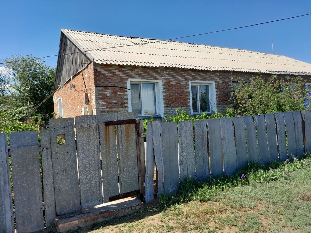 Продаётся благоустроенный двух-квартирный дом