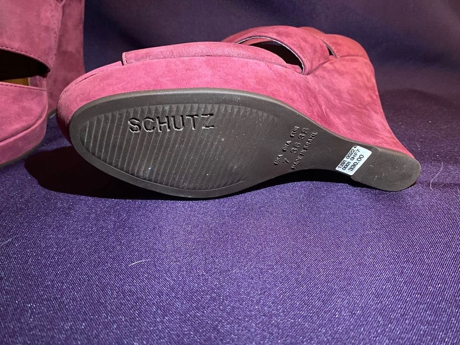 Велурени сандали Schutz